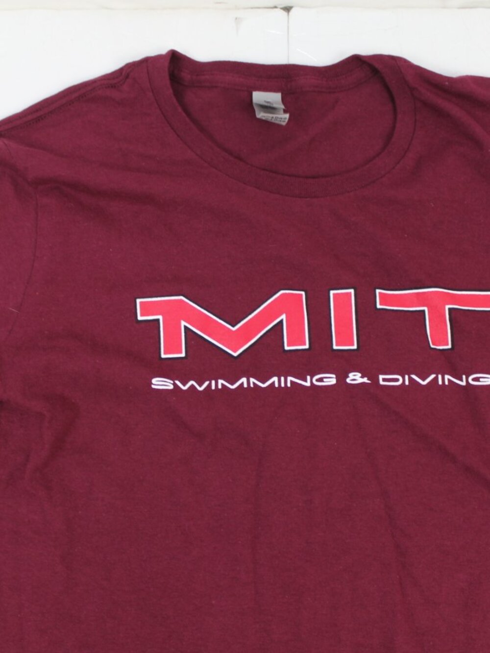 MIT Swimming and Diving Womens Red Large Tshirt - Picture 6 of 9
